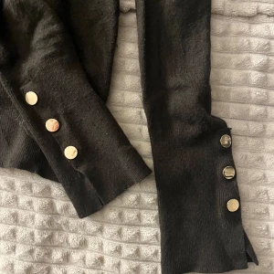 Zara Finstickad - Knappt använd, jätte skönt material🩷