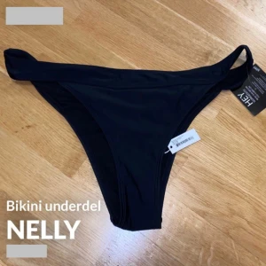 Svart bikini underdel  - Svart bikini underdel Helt oanvänd! Storlek : L