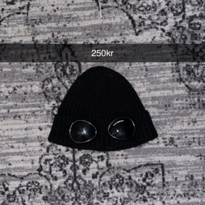 CP company mössa - Säljer min mössa för att har köpt en ny keps 