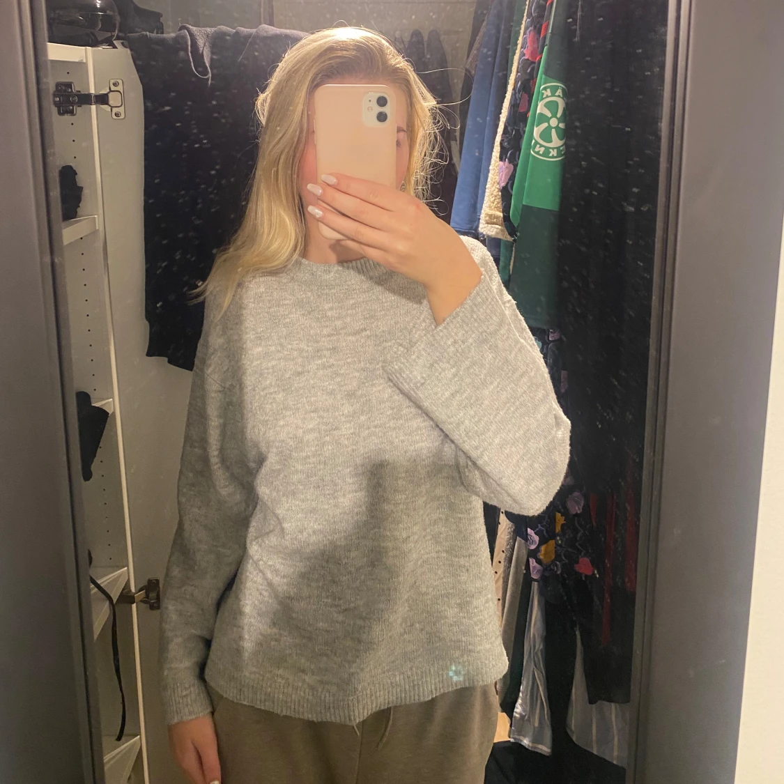 grå stickad tröja  - 90