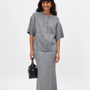 SÖKER!!! - Söker den här stickade tröjan i storlek S/m! 