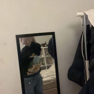 Hoodie  - Hoodie ifrån VAILENT, storlek s men passar även XS. Använd några få gånger bara så den är i riktigt gott skick (som ny) 