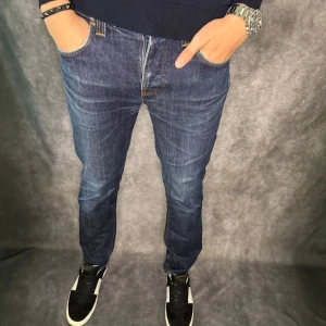 Nudie Grim Trim jeans  - // Nudie jeans modell: Grim trim | Storlek W32/L32 | Benlängd: 102cm / Midja: 41cm | Nypris runt 1600kr | Kontakta för fler frågor eller funderingar // Deluxecloset