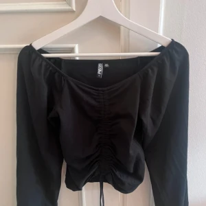 Ny tröja - Nyskick, aldrig använd, enbart prislapp borttagen