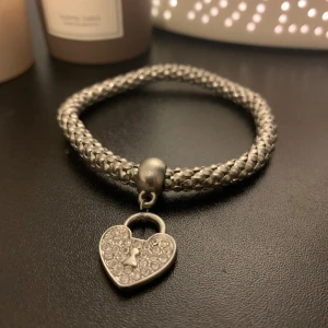 Silver armband - Superfint elastiskt armband💕