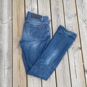 Nudie jeans - Feta nudie jeans i modellen Skogsberg | Nypris: 1599, mitt pris: 399 | Skick: 9/10 | Skriv vid fler funderingar! 🙌🏼