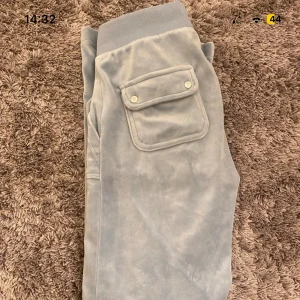 Juicy countore  - Hej säljer mina juicy byxor som är nästan helt nya säljes då dem var för stora🙂tryck gärna på ”köp nu”