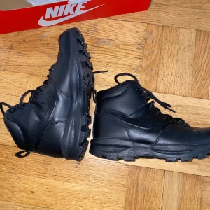 Nike Manoa Leather - Jätte bra vinter kängor Oanvända  Pris kan diskuteras  Lådan finns 