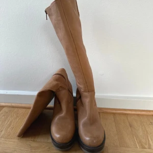 Bruna boots - Super fina bruna boots som är parfekta nu till hösten!