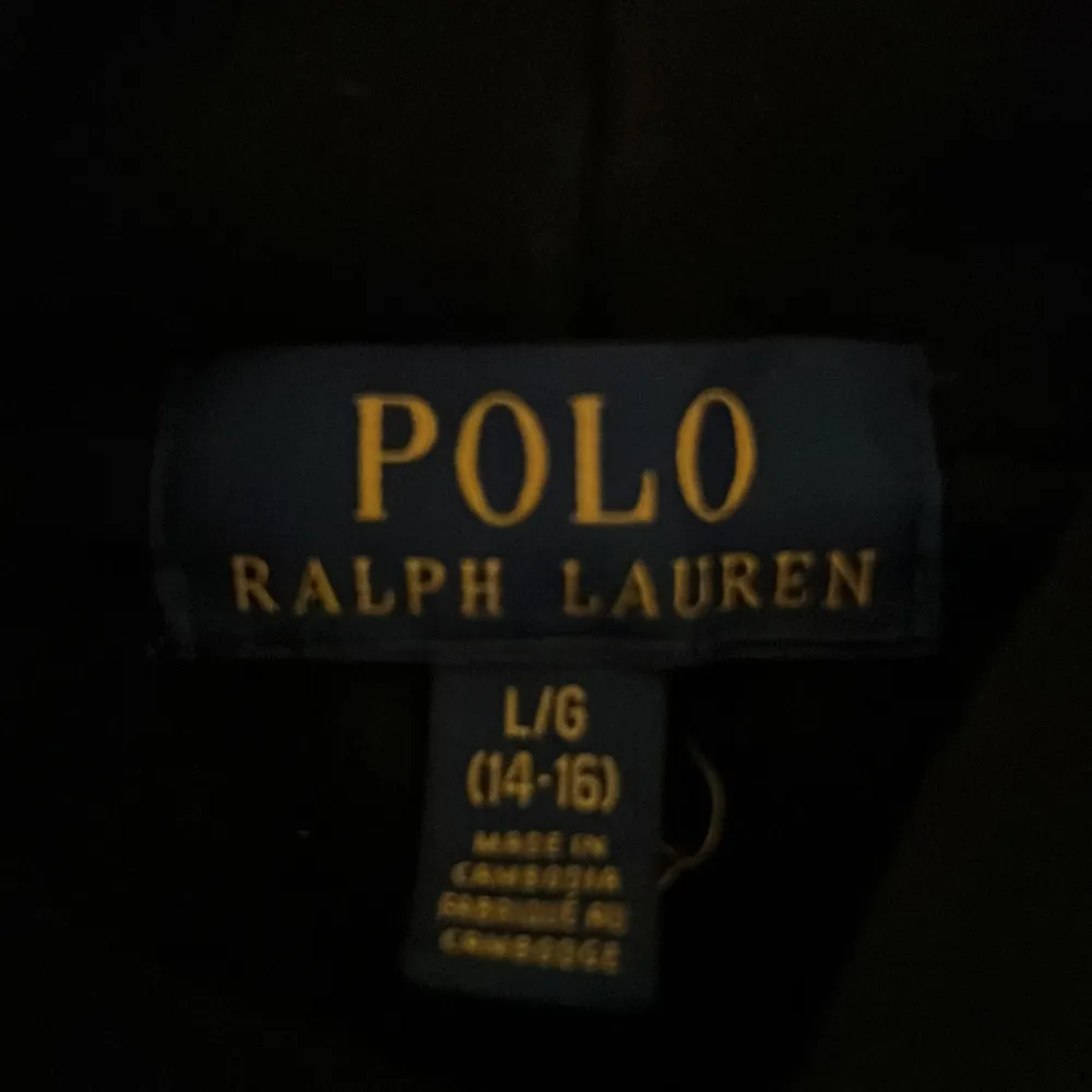 Svart Ralph Lauren Hoodie. Barnstorlek  L, (14-16). Tröjor & Koftor.