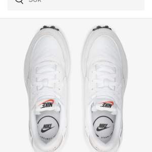  Beskrivning Oanvända jätte fina Nike skor. Storlek 42 pris 499 kr.