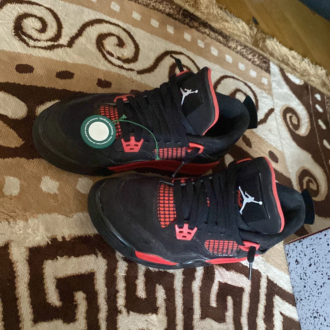 Säljer Jordens 4 de kommer med box och allting med taggen från StockX - 91