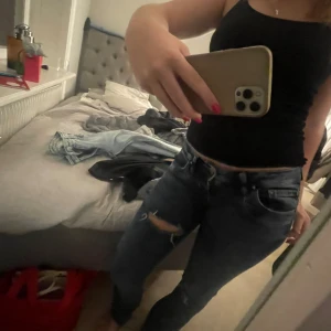 Ltb jeans  - Säljer ett par ltb jeans i storleken w24 L30 som jag själv har gjort håll i super fina💕💕kommer inte till användning 💕