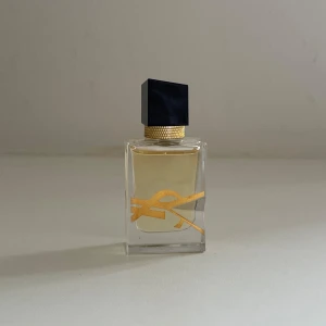 YSL Libre mini - En miniversion av Yves Saint Laurents populära Libre! Helt oanvänd!
