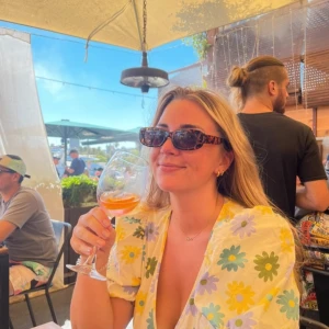 Blommig topp Zara - Jättefin sommartopp med knytning framtill. Använd ett fåtal gånger 🤗