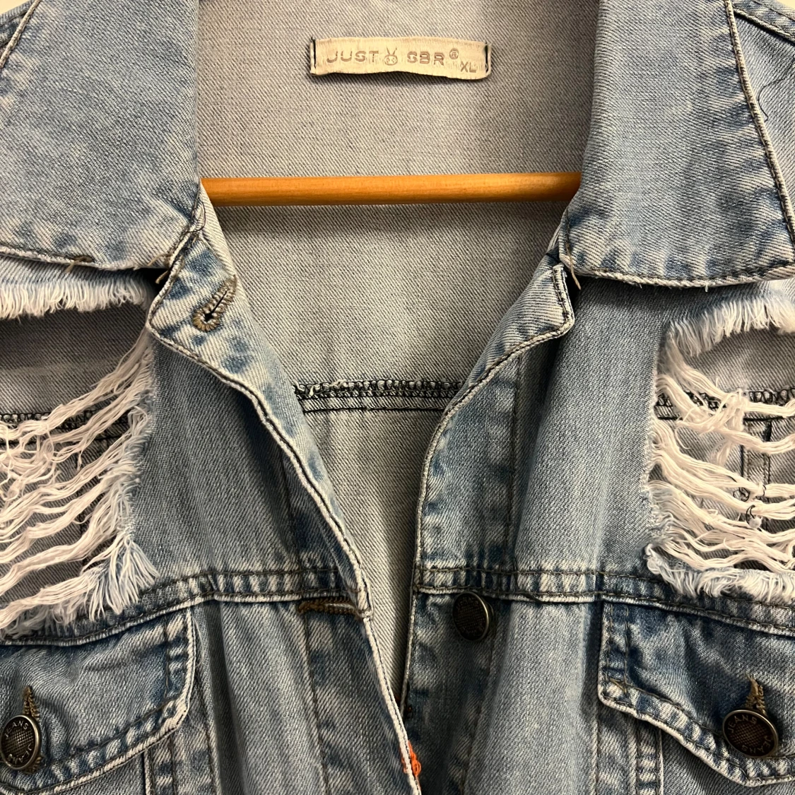 Sliten jeansjacka från Just B - 90