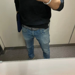 Replay jeans - Säljer nu mina replay jeans då jag inte använder de längre. De är lite använda men syns inte väl. Skriv om ni har minsta lilla fråga! Mvh Charlie