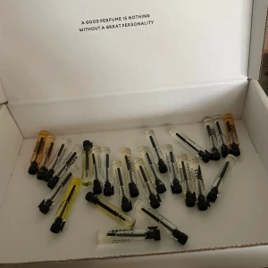 Sex testers ESSNCE  - Sex testers från Essnce för 100kr.   - Femina Flori  - Clean vibes  - Woody sandal - Rose rose  - Cotton clouds  - Iconic flower   Nypris 45kr styck.