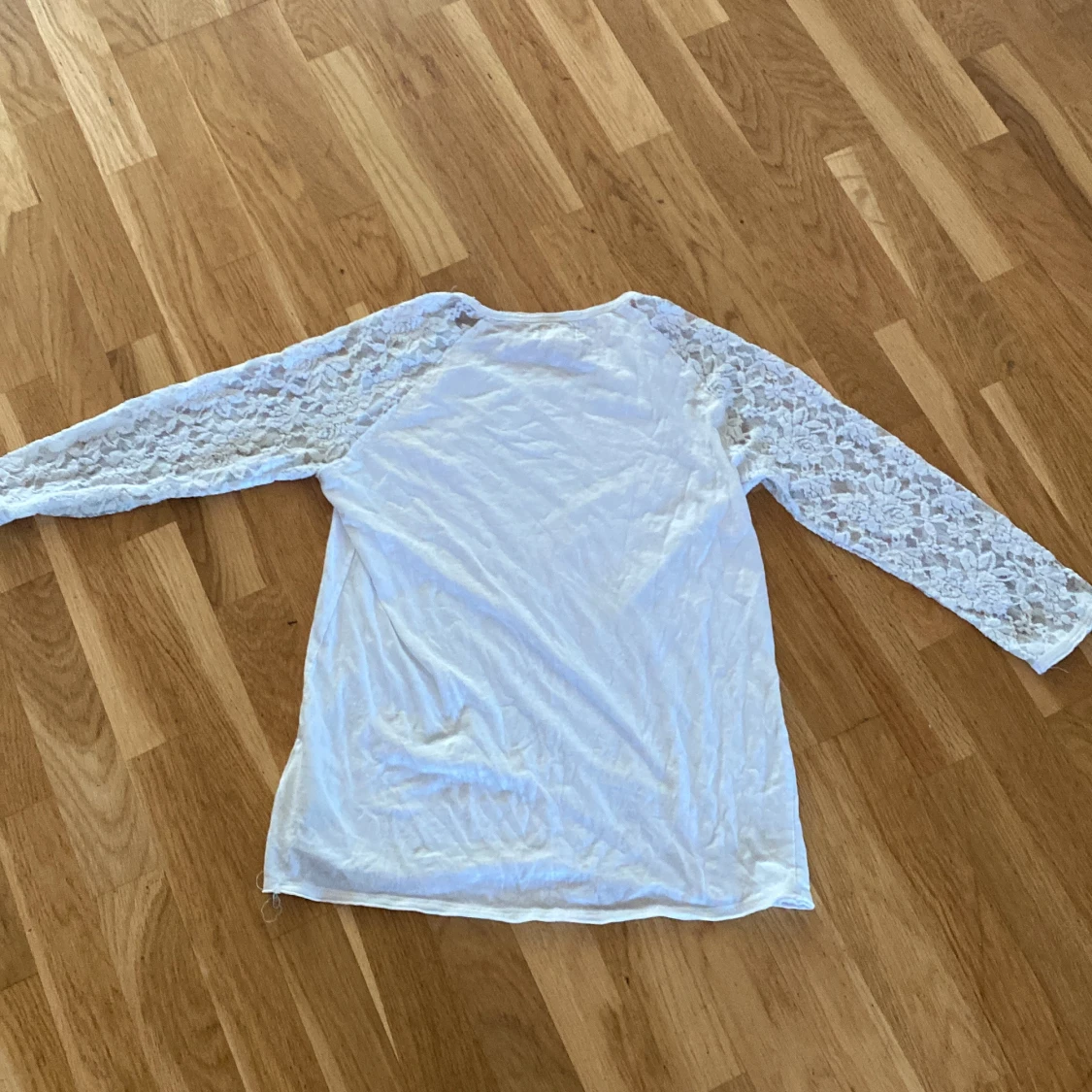 Vit halvärmad tröja - 92