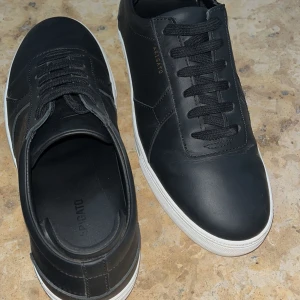 Arigatos  - Helt nya arigatos använda endast 1 gång riktigt bra skick och bra pris passa på.🤩