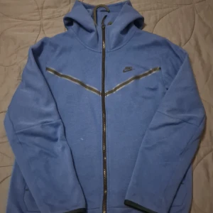 Nike tech  - Bra skick men lite små fläckar här o där
