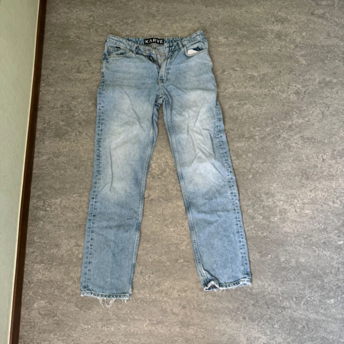 Ljusblå jeans från Karve
