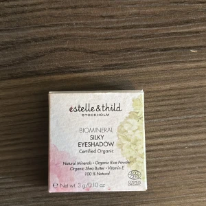 Ögonskugga från estelle&thild - Jätte fin ögonskugga från estelle&thild i färgen urban earth❤️ nuvarande pris 230kr