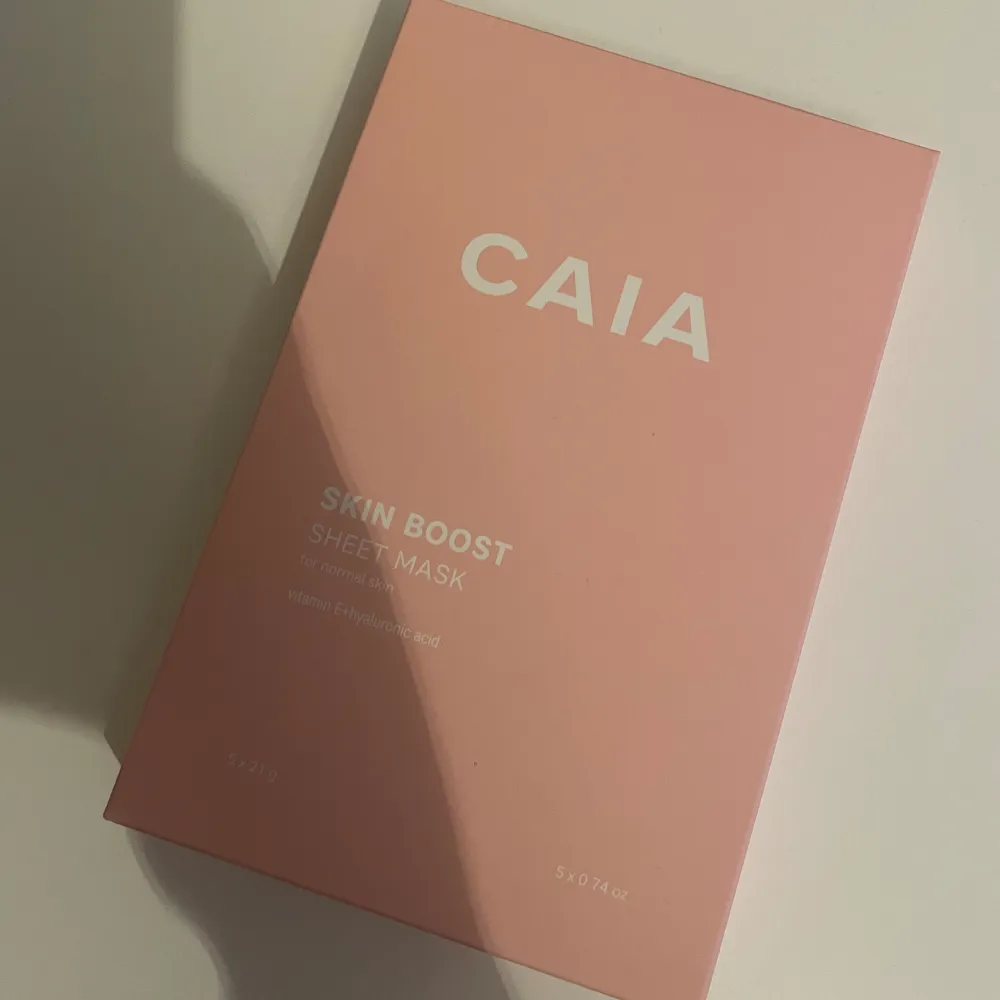 Säljer denna Sheet mask från Caia, helt ny! . Skönhet.