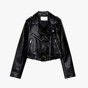 Snygg skinnjacka  - Super fin skinnjacka som knappt är använd!