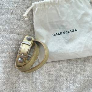 Guldigt Balenciaga armband. Så fint, men använder inte det så mycket tyvärr. 