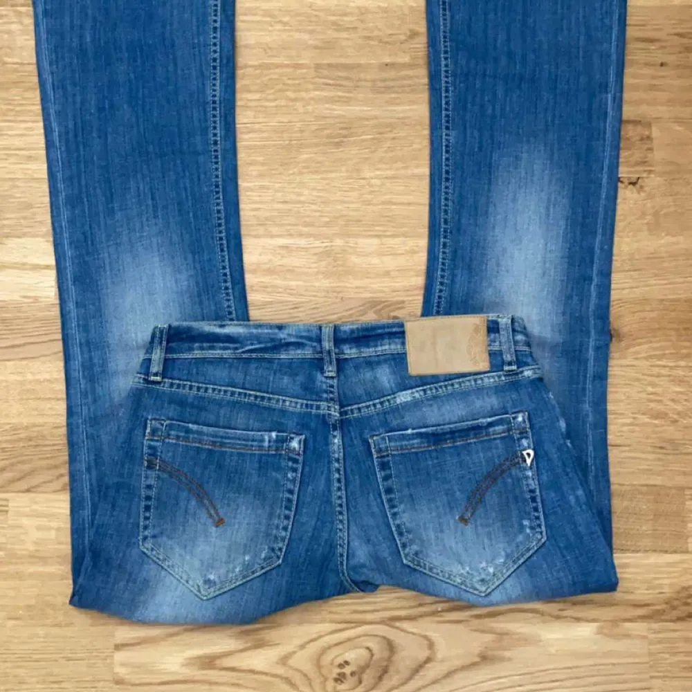 Riktigt schyssta Dondup jeans med goa slitningar och en skön tvätt.  W28. Jeans & Byxor.