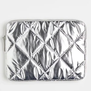 Datorfodral🤍🤍 - Så fint datorfodral som passar till cromebook eller a4 block! Har tecken på användning med är i fint skick!!💞💞