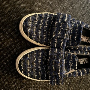 Karl Lagerfeld skor - Super fina Karllagerfeld skor i väldigt bra skick. Använda fåtal gånger. Säljer då de är försmå för mig tyvärr 