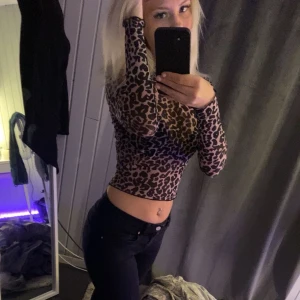 Leopard Tröja - Genomskinligt Nyskick  Långärmad