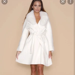Päls kappa - Vit ljus beige päls kappa från Dennis manlig 💓