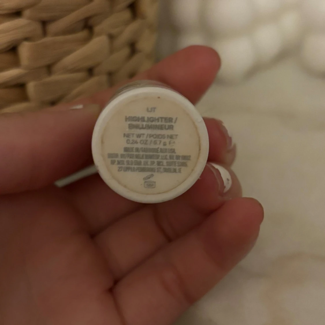 Milk highlighter stick🤍 - 90