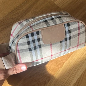 Liten handväska  - Helt ny