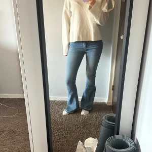 Lois jeans - Snygga ljus blåa lois jenas low Waist bootcut