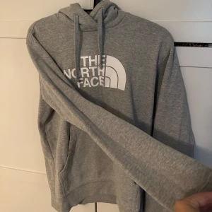 Northface hoodie - Helt ok skick