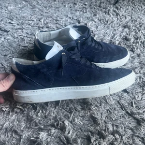 Sandays skor  - Fint skick på skorna, storlek 44, limiterade, nypris 2299:-.  Hör av dig för frågor! 