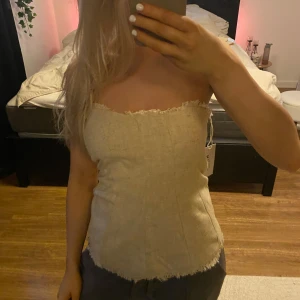 Tub topp - Prislappen kvar Krämvit/ljus beige färg