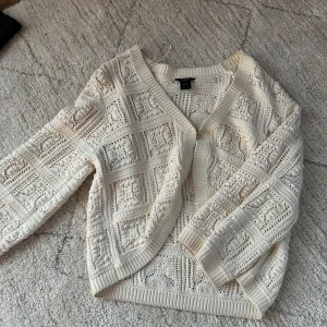 Trekvarts kofta - Kofta med trekvartsärm. Så fin❣️