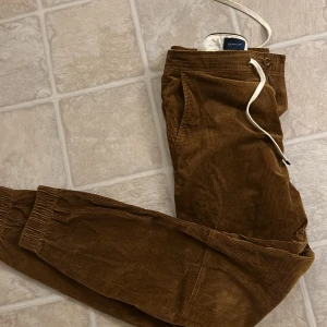 Gant manchesterbyxor - Riktigt sköna & snygga manchesterbyxor av märket gant. Bra skick. 