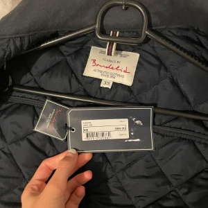 as snygg rid väst - super snygg! Aldrig använd 💕💕kom med bud!!