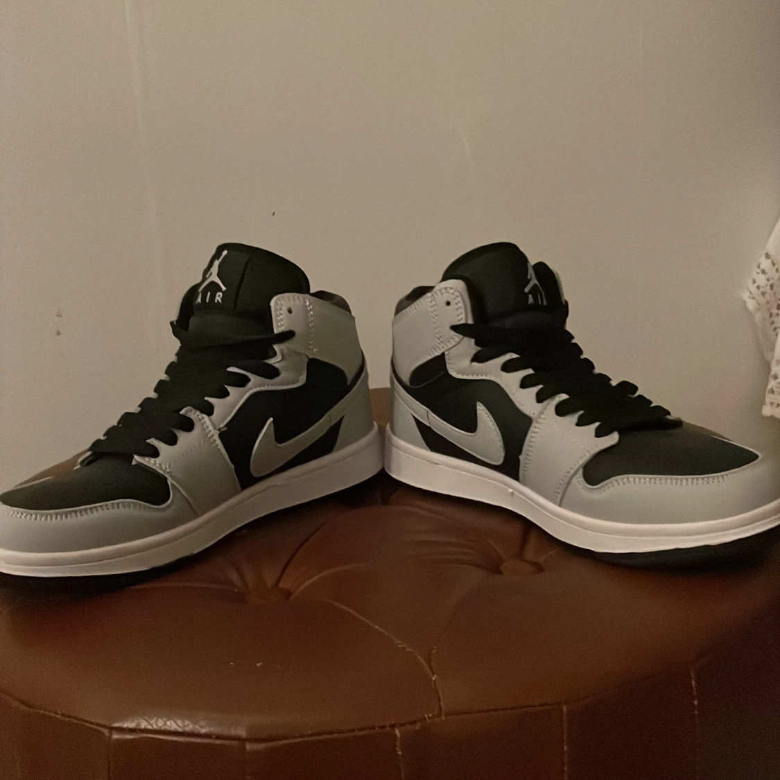 Jordan 1’s grey - 90