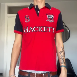  Pikétröja -  En fett Clean pikétröja I nyskick! jag är 188-190cm som referens, skriv vid frågor/köp!