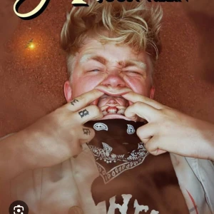 Albino bok - SÖKER!! Kontakta mig om du säljer eller har sett någon annan som gör. Antingen här på plick eller på annan plattform. 