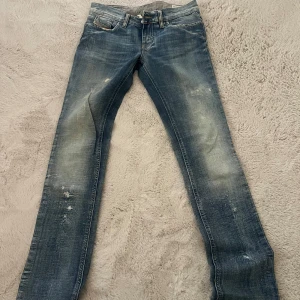 Ljusblåa jeans - Säljer pga att de är för stora för mig!