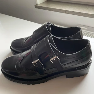 Skor - Fina skor som jag köpte från Asos som inte har använts 👞 