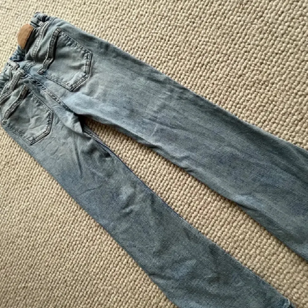 BLÅ GINA JEANS I STORLEK 140🫶🏻. Jeans & Byxor.